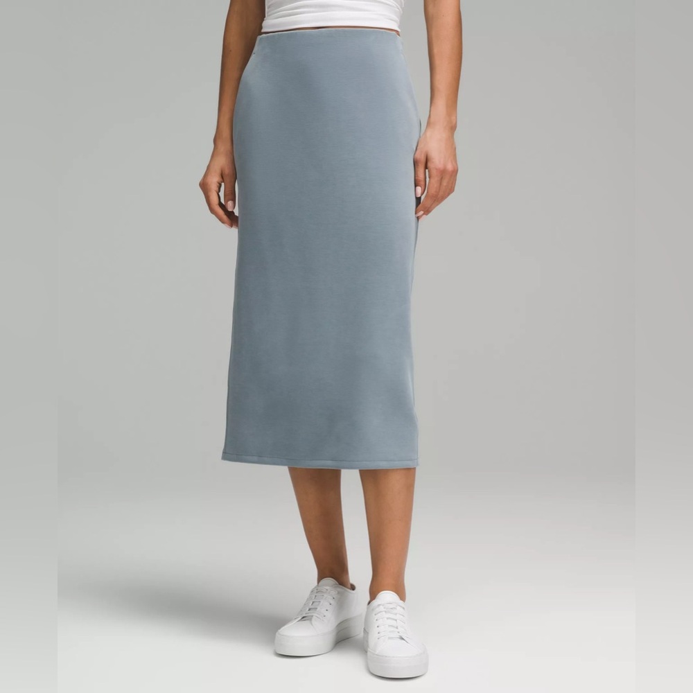 Lululemon Softstreme High-Rise Midi Skirt 6 blue